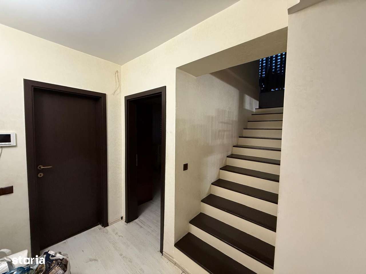 Apartament (pe 2 nivele) 3 camere Zona Negru Vodă/Nord - Imagine principală: 4/8