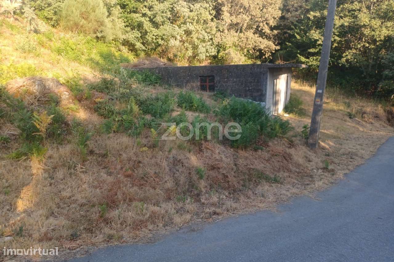 Terreno Urbano para Venda em Currais - Gontães Pena, Vila Real - Grande imagem: 3/5