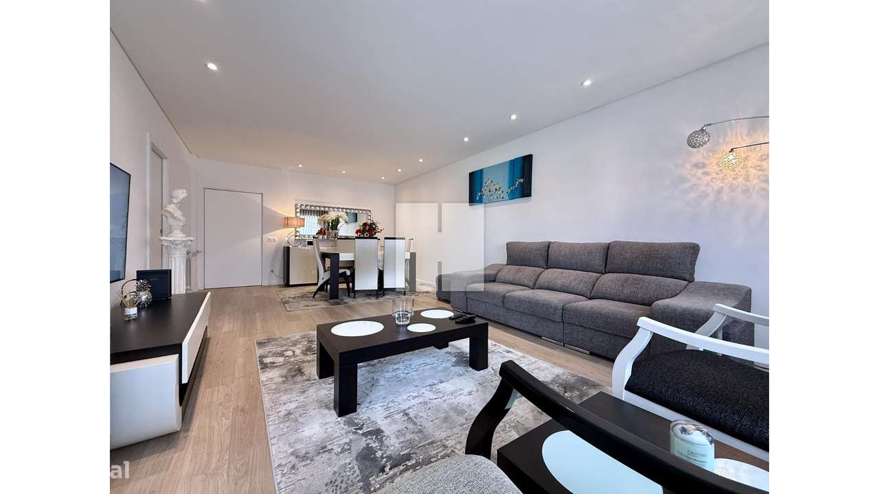 Luxuoso T-3 na Qtª Santa Maria-10