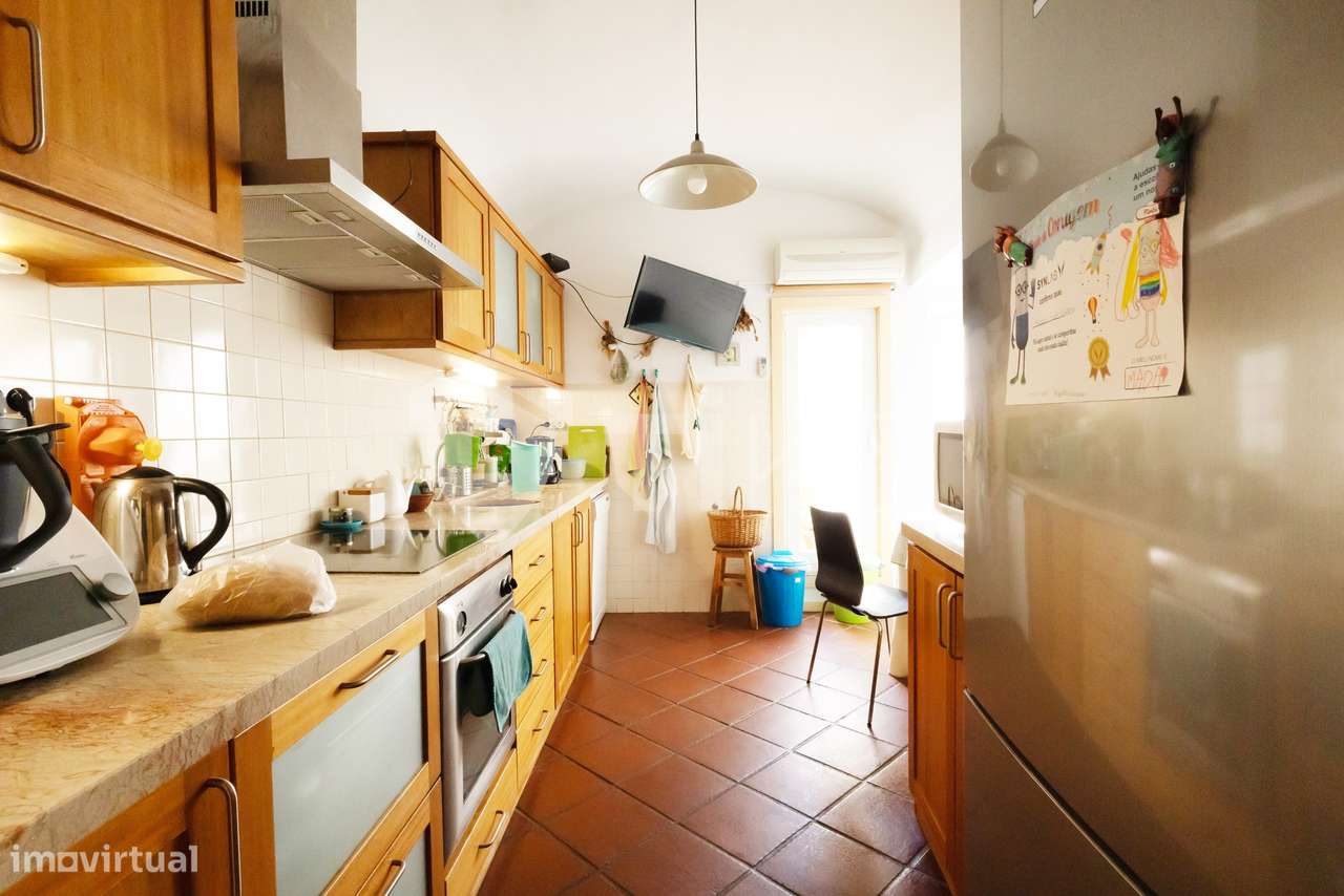 METADE DE PRÉDIO HISTÓRICO (DUPLEX) NA PRAÇA DO GIRALDO – ÉVORA, PATRI - Grande imagem: 5/45