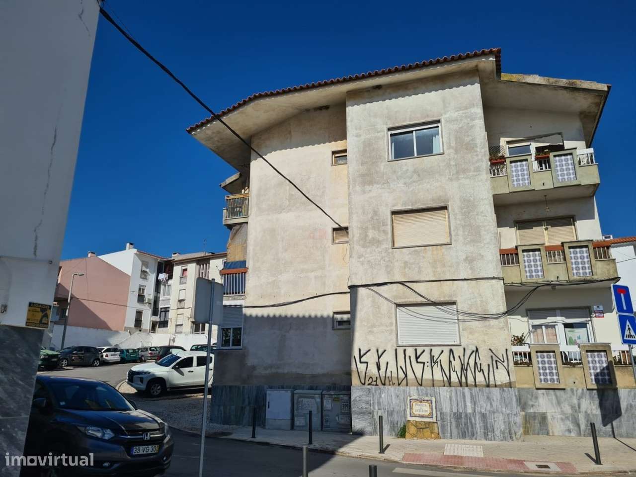 Prédio com 6 frações habitacionais - Grande imagem: 5/9