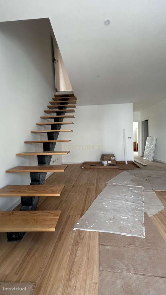 Excelente Oportunidade – T2+2 Duplex em Águas Santas-25