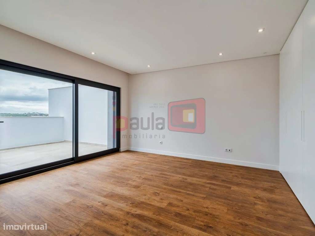 APARTAMENTOS PINUS URBAN GARDEN II - T3 + 2 PENTHOUSE-7