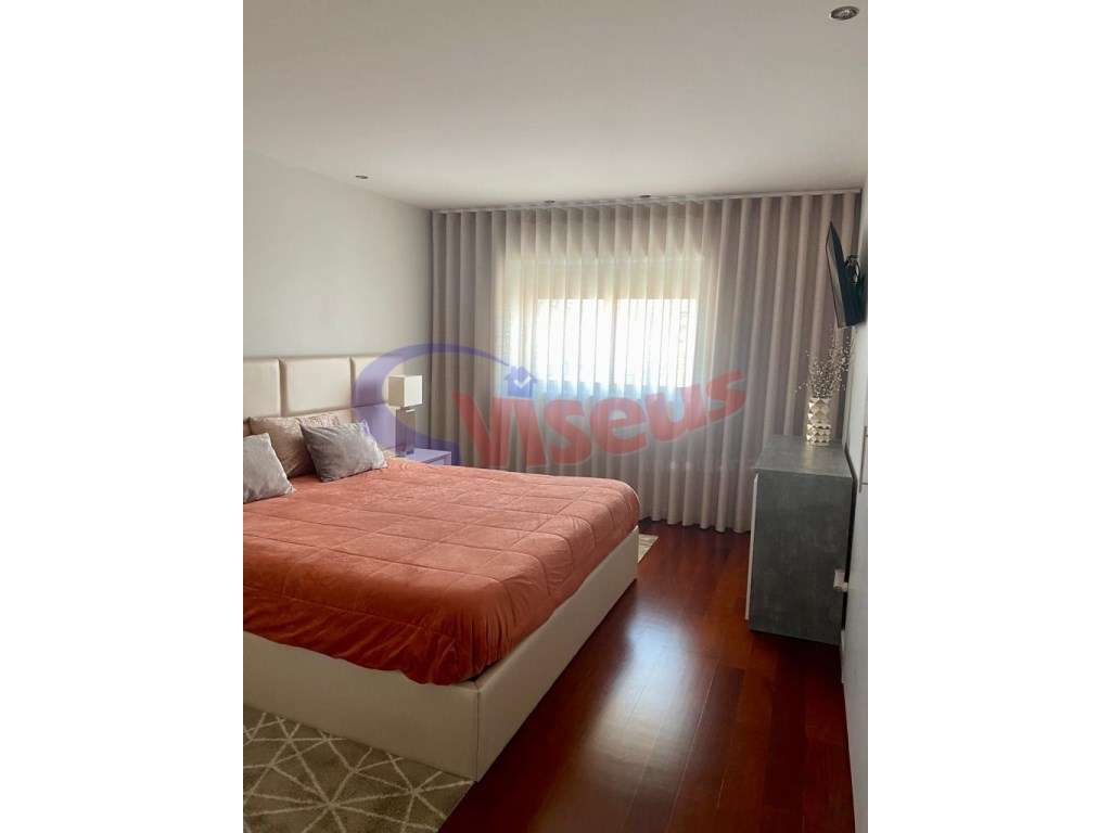 Apartamento T2 Penthouse Mobilado-27