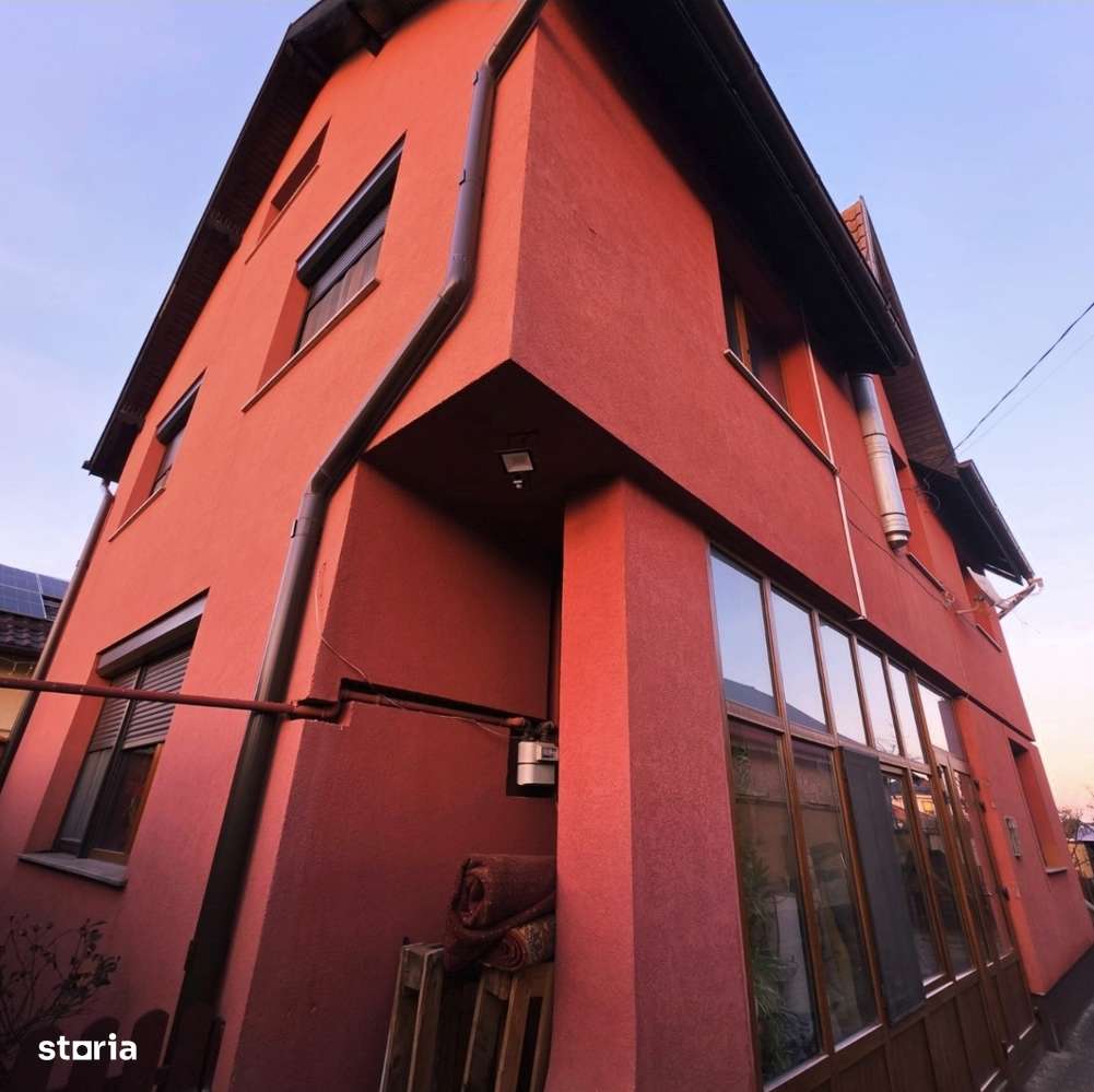 Vand casa singur in curte Harman-1