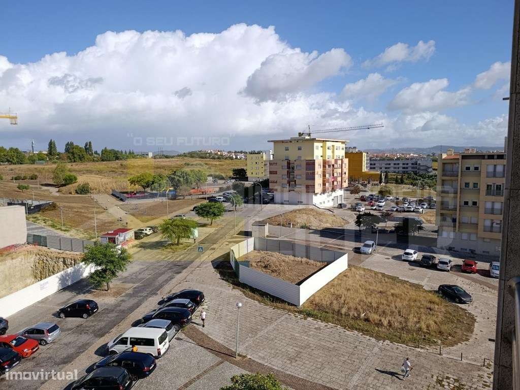 Apartamento T3 com Suíte, em Camarate, Lisboa.-25