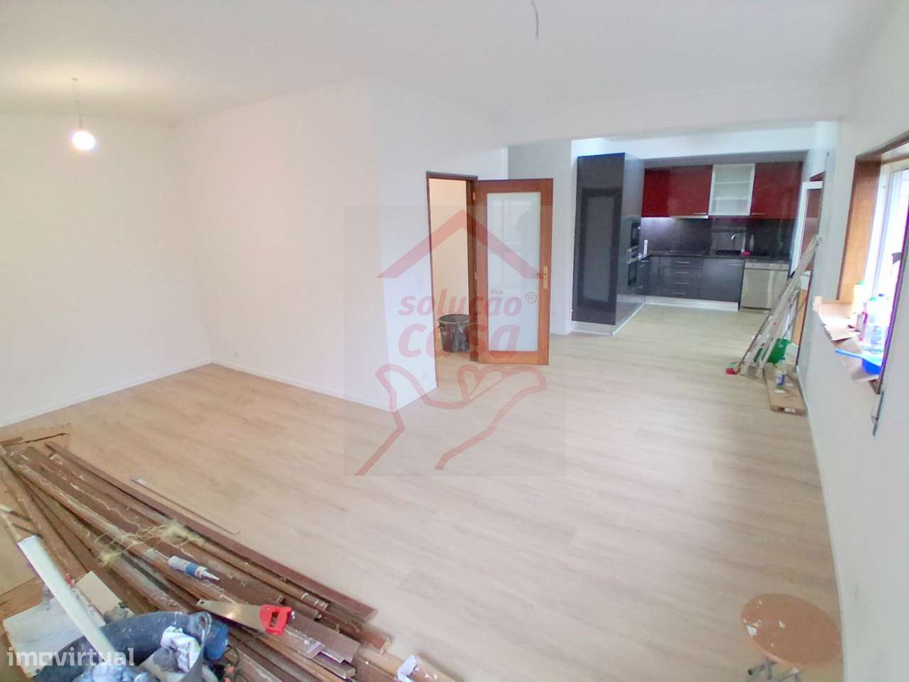 Apartamento T2 com Lugar de Garagem, localizado a 600 metros do Metro! - Grande imagem: 4/31