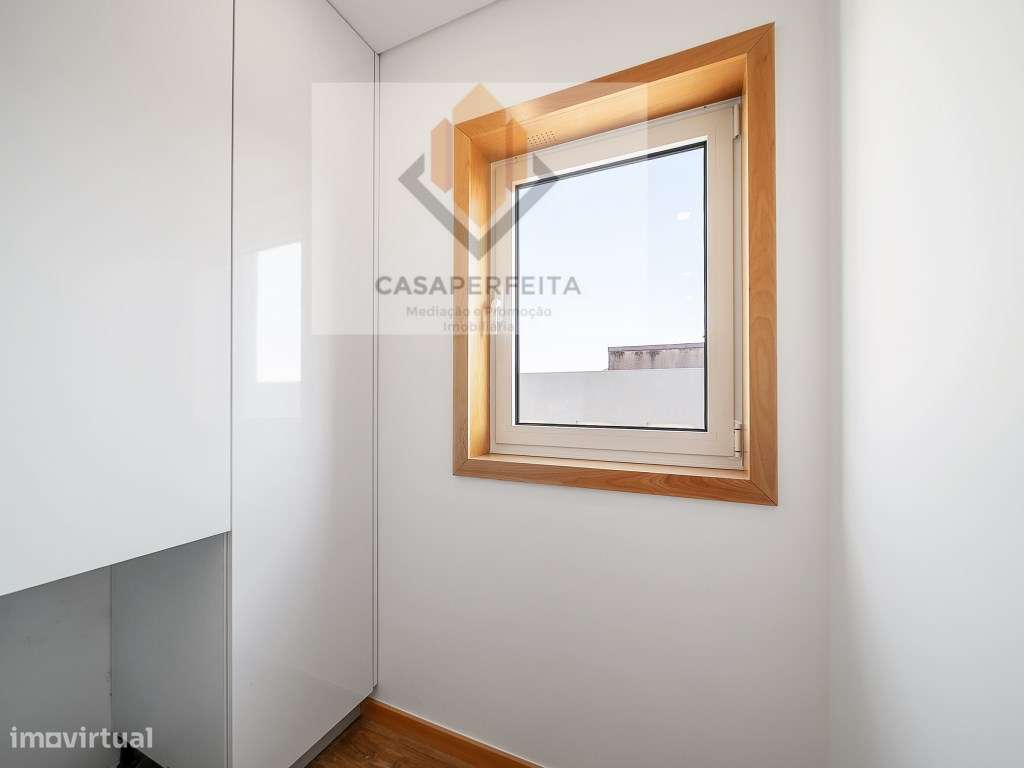 Apartamento T1 Novo com Varanda Ampla e Lugar de Garagem - Oliveira...-14