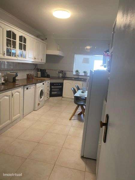 Moradia Isolada com Piscina - Fernão Ferro - Grande imagem: 4/9