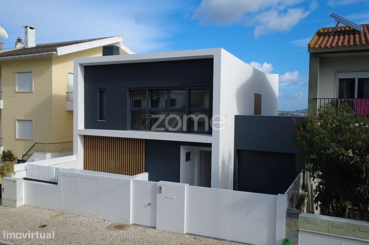Moradia T9 de luxo com vista panorâmica em Loures-22