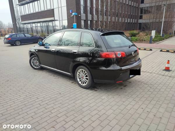 Fiat Croma 1.9 JTD Dynamic - 1