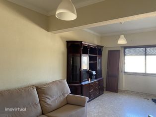 Apartamento T2+1 no centro de Sacavém