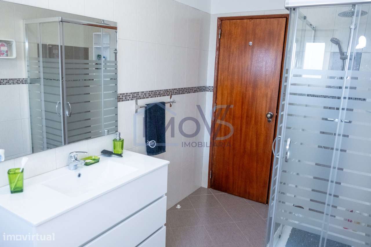 Propriedade com 2 Habitações, Anexo e Poço – Oportunidade Única em Fer-28