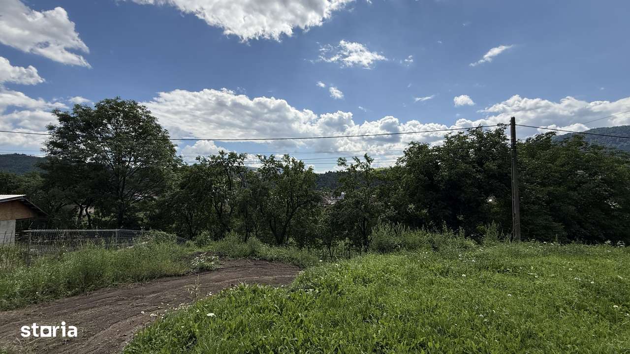 Teren intravilan, acces ușor, apă și curent - Imagine principală: 5/9