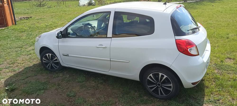 Renault Clio 1.2 16V Authentique - 2