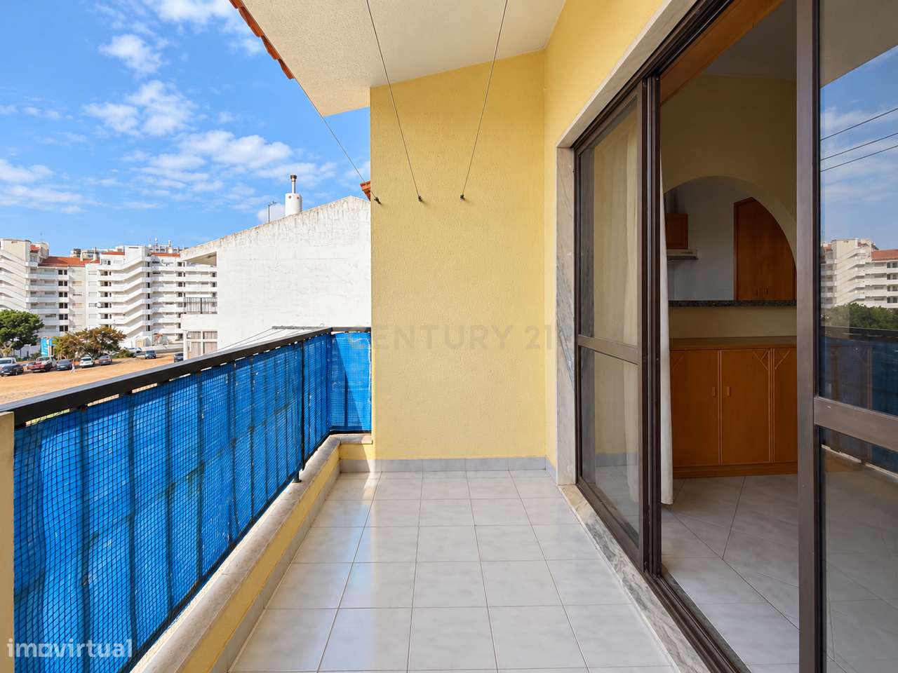 Apartamento T2 com Piscina, Elevador e Varanda Virada a Sul | Albufeir-11