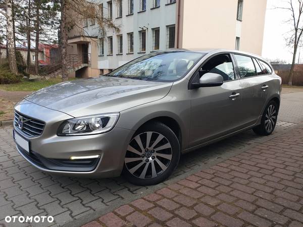 Volvo V60 D4 Summum - 1