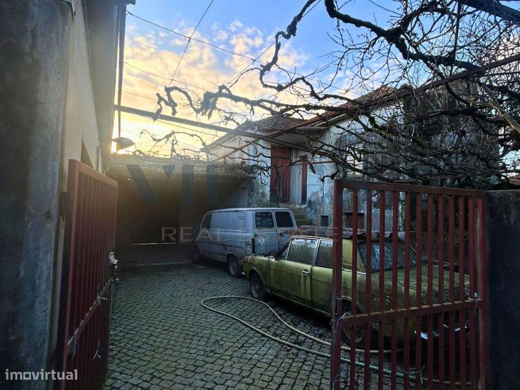 Moradia para Restaurar com 2.590 m² de Terreno, Privacidade e Excel...-17