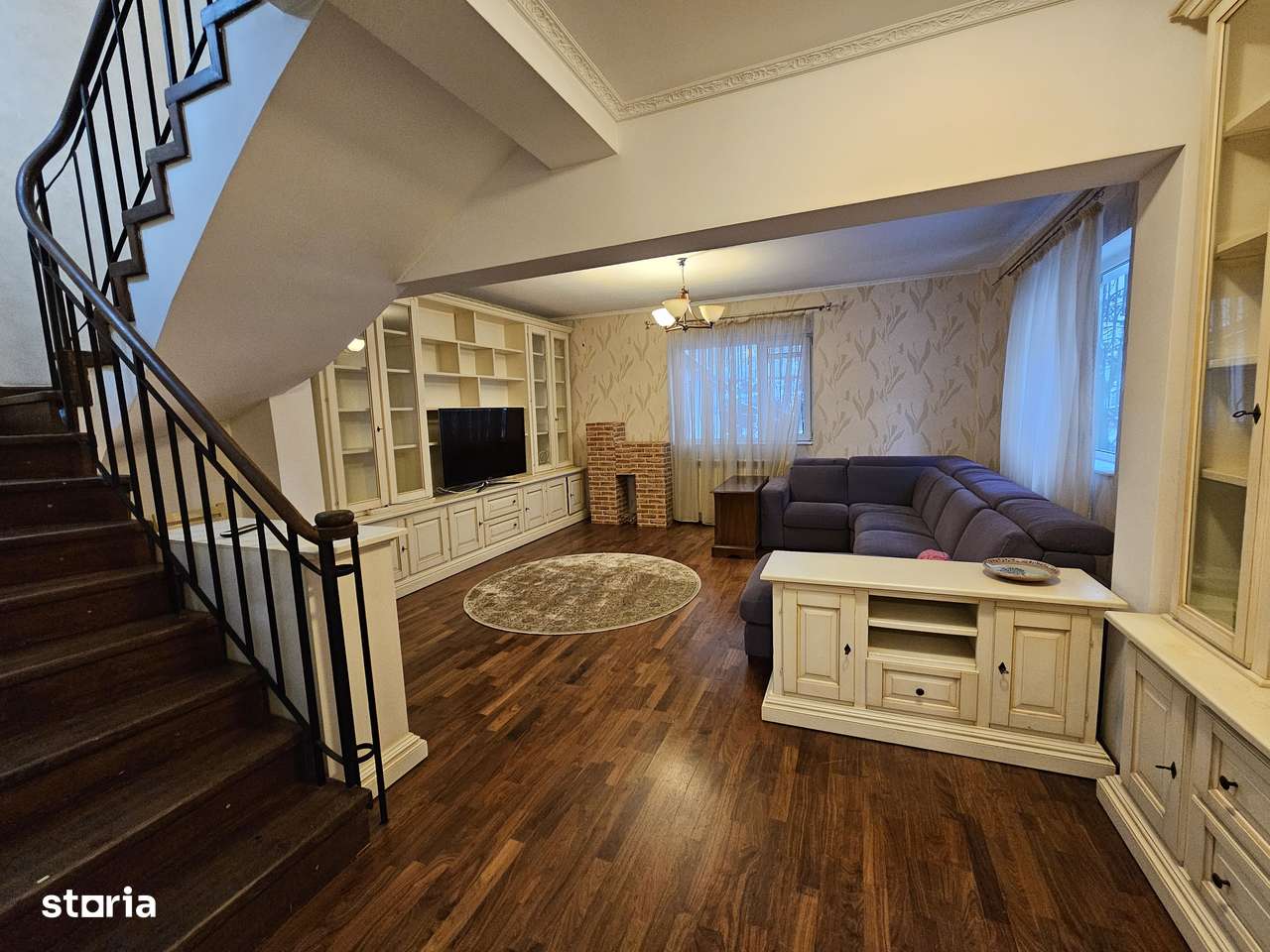 Viluta la 2 min de  Herastrau  Ambasada China in complex de  vile-0