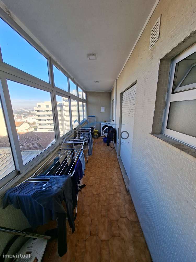 Apartamento T4 Remodelado no Centro de Oliveira de Azeméis-12