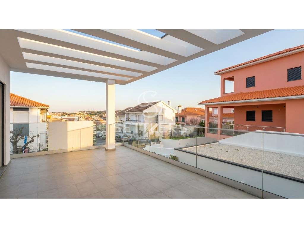 Moradia geminada T2 em Porto Salvo-14