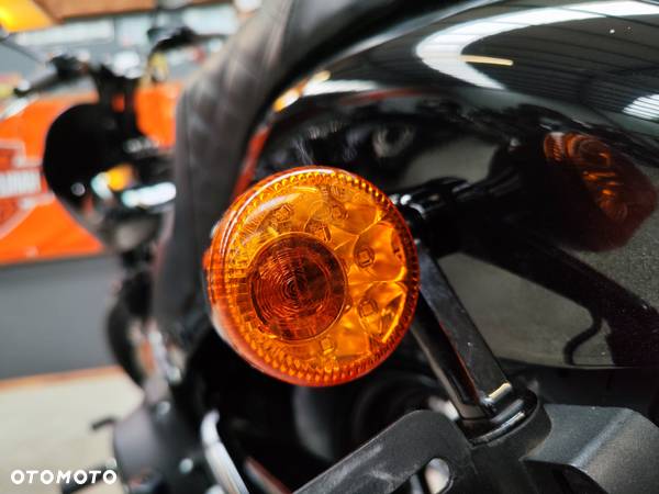 Harley-Davidson Softail Street Bob - 28