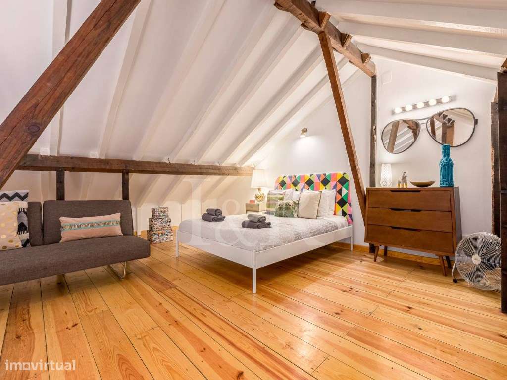 Apartamento T3 renovado e luminoso na Baixa de Lisboa-11