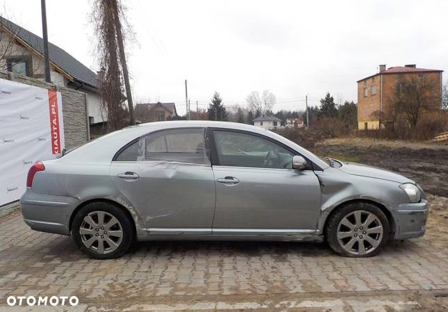 Toyota Avensis - 13