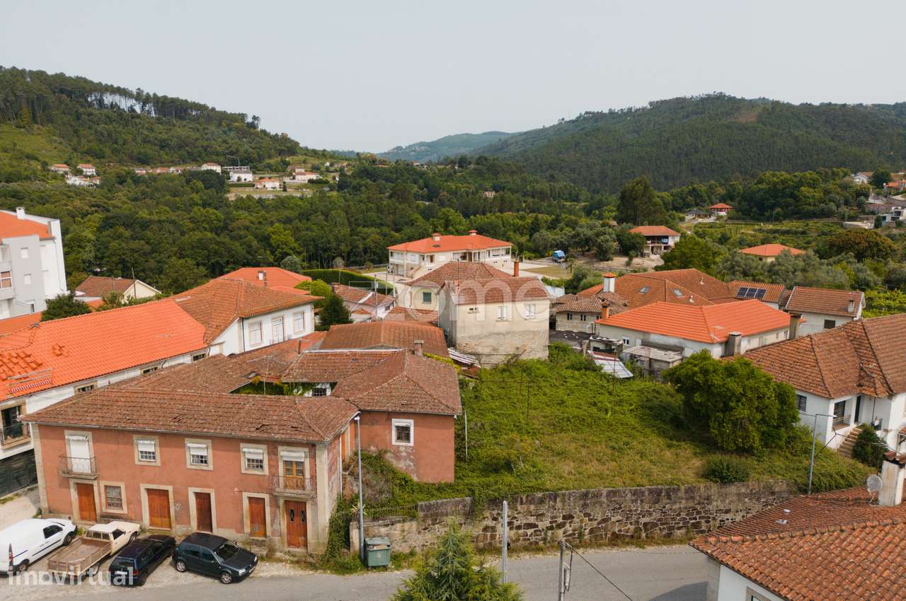 Prédio c/ projeto aprovado para 6 habitações em Cabeceiras de Basto - Grande imagem: 2/16