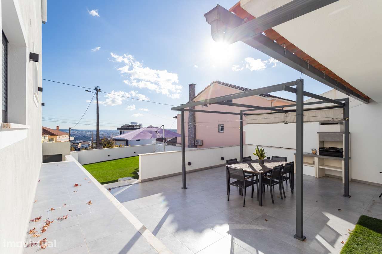 Oportunidade única: Moradia Isolada de Sonho em Famões: Conforto, Mode-39