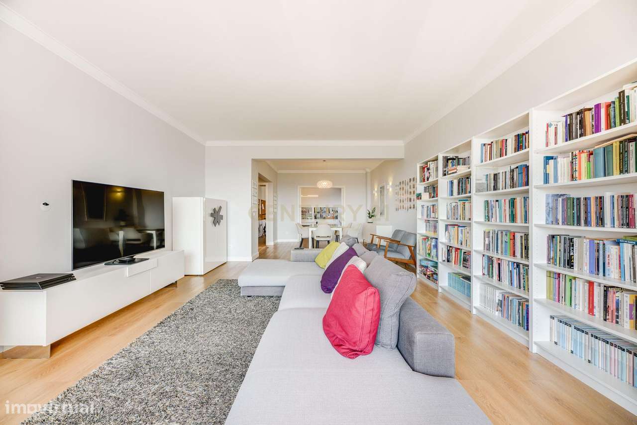 Fantástico T4 Alvalade com varandas, estacionamento e arrecadação-14