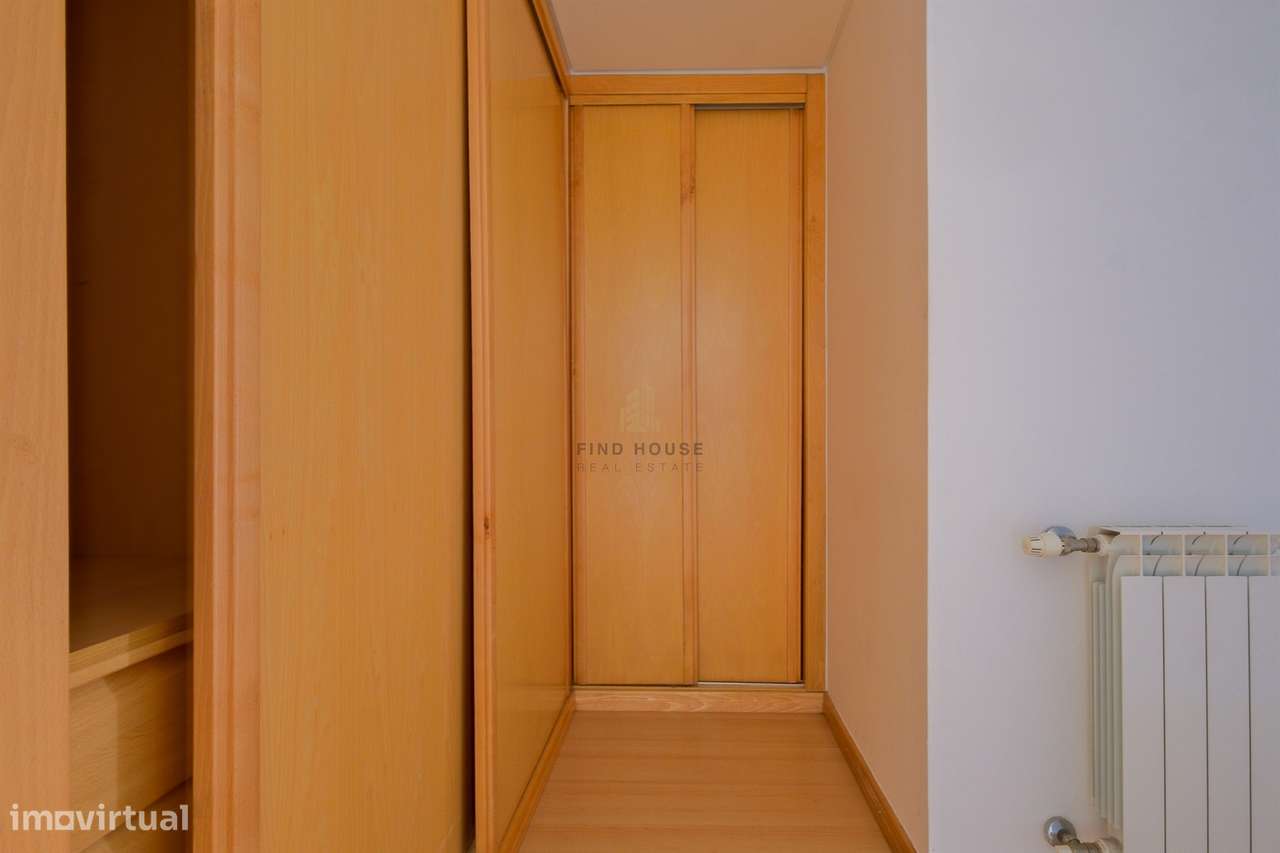 Vende-se T1 com garagem no Parque de São Domingos, em São Domingos de-11