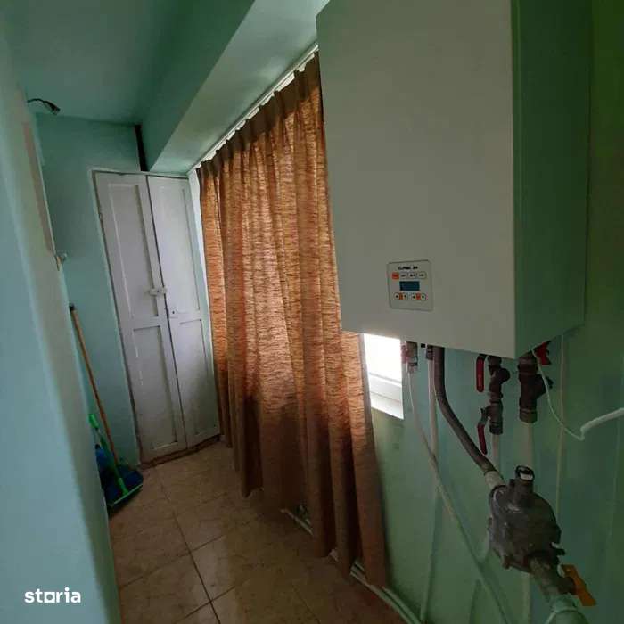 Apartament 3 camere, 70 mp,  Etaj 1/4 – Micro 16, Universului colt c - Imagine principală: 5/8