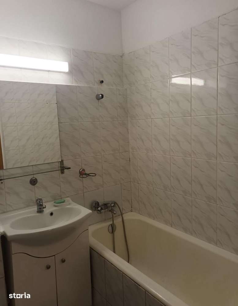 AP. 2 TITAN -  2 BAI, RENOVAT - MASINA DE SPALAT VASE, METROU 5 MINUTE - Imagine principală: 5/8