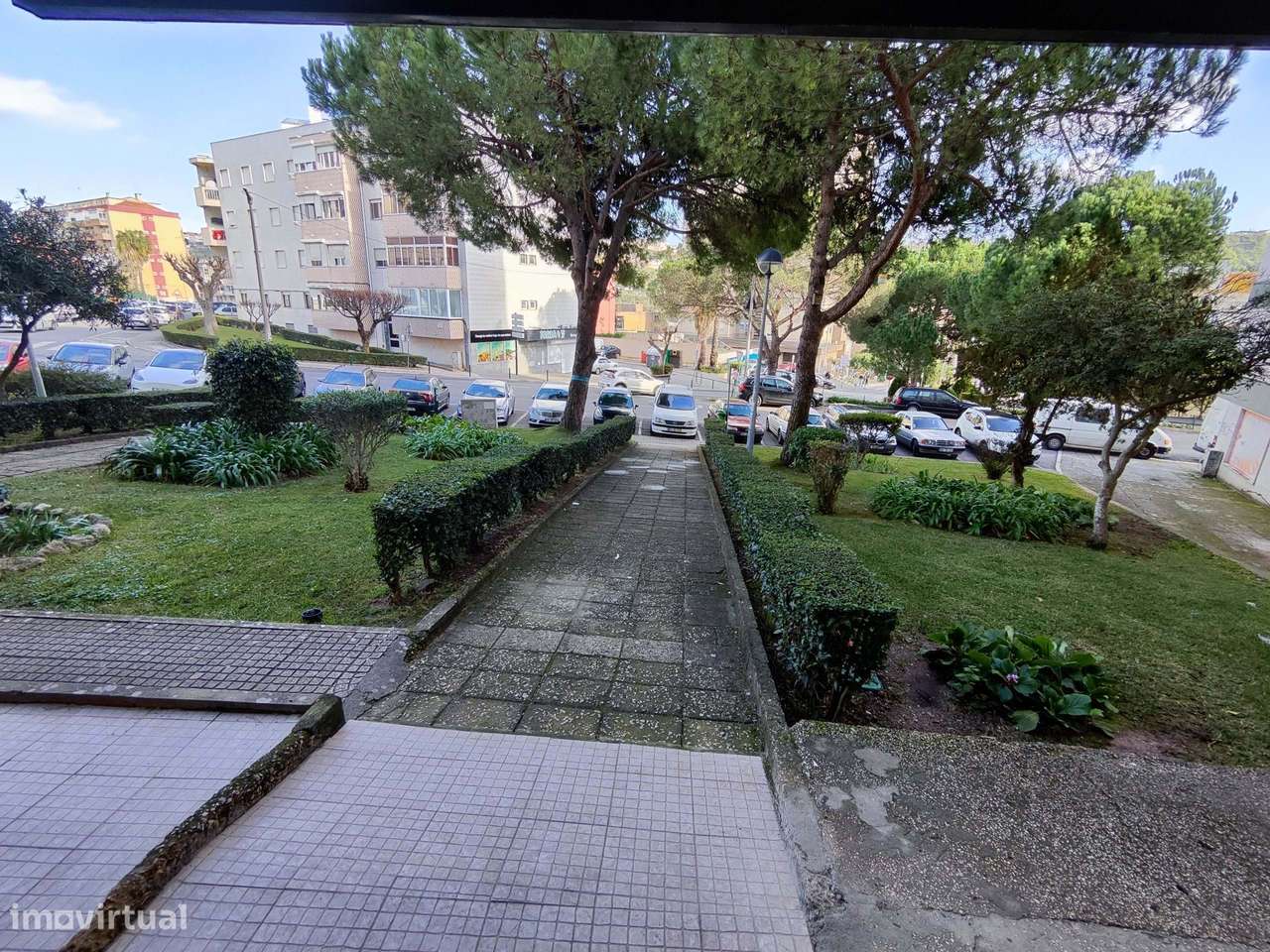 Loja Espaçosa no Centro da Póvoa de Santo Adrião – Odivelas - Grande imagem: 3/5