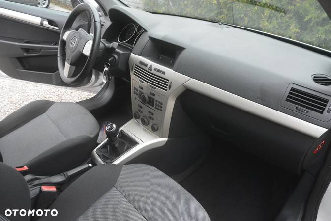 Opel Astra III 1.8 Enjoy - 39