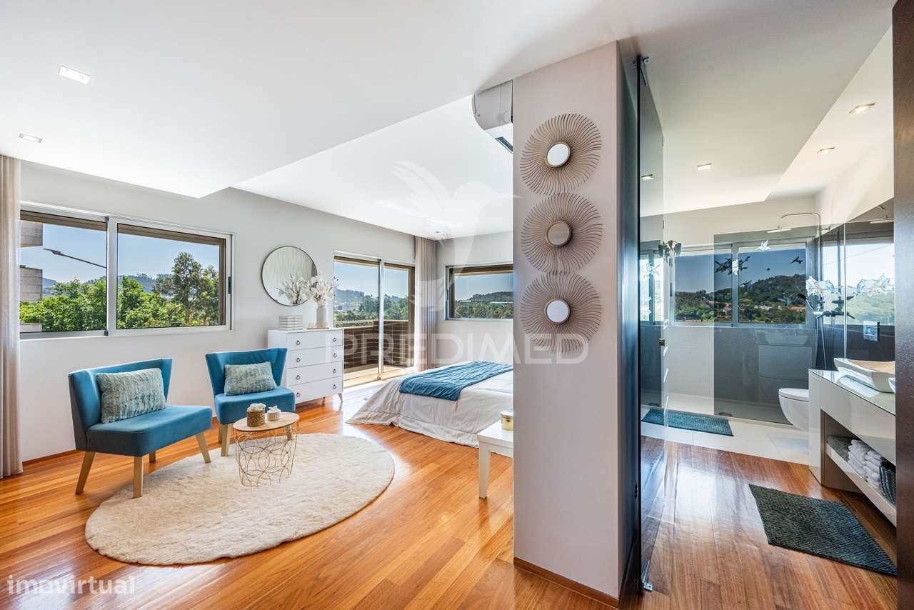 Exclusivo T3 de Prestígio em Urgezes – Luz, Sofisticação e Espaço S...-13