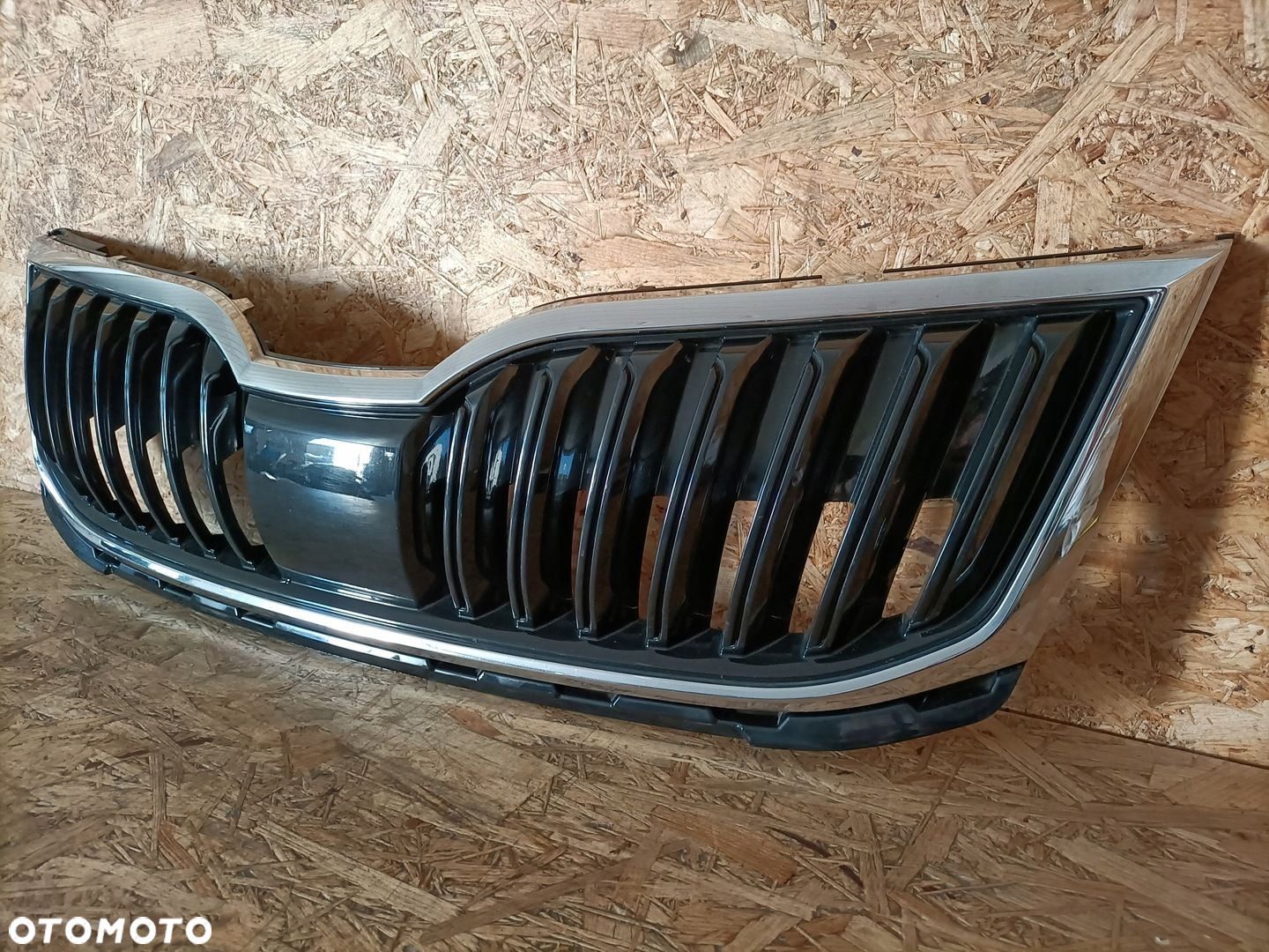 SKODA OCTAVIA III LIFT KRATKA GRILL ATRAPA CHŁODNICY 5E0807724A - 3