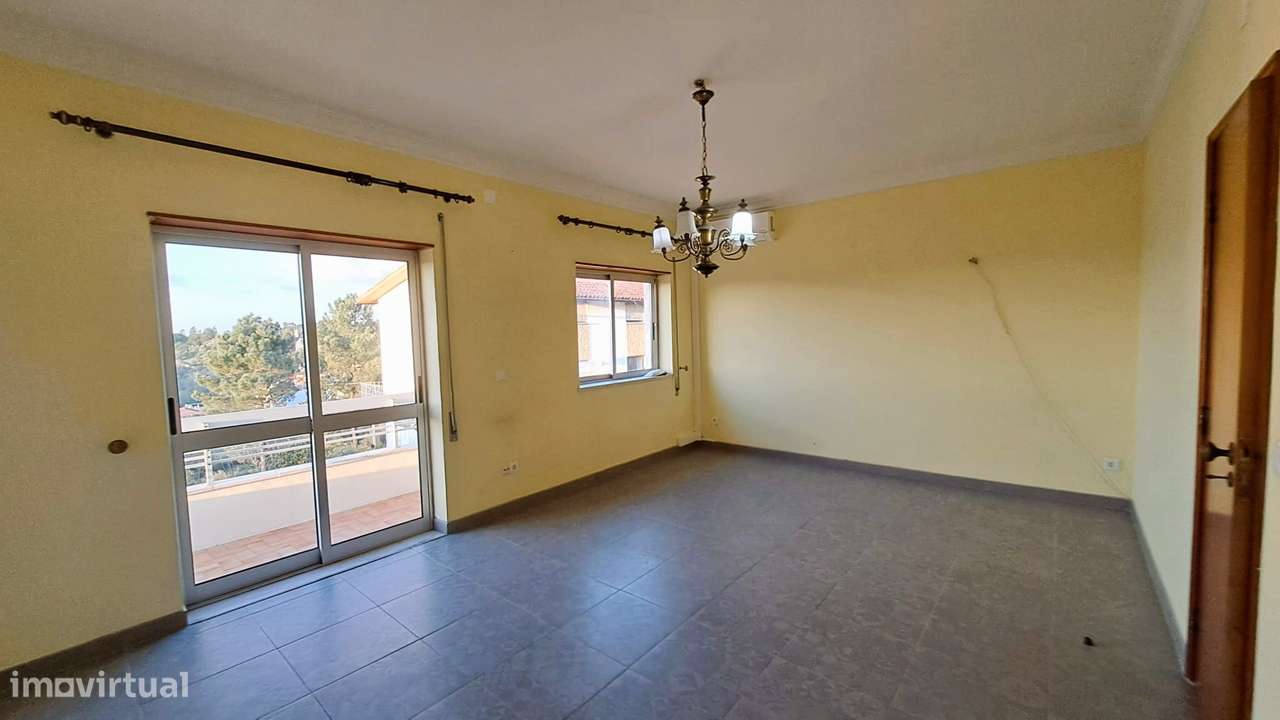 Moradia Bi-Familiar T3, Semi Mobilada - Grande imagem: 4/31