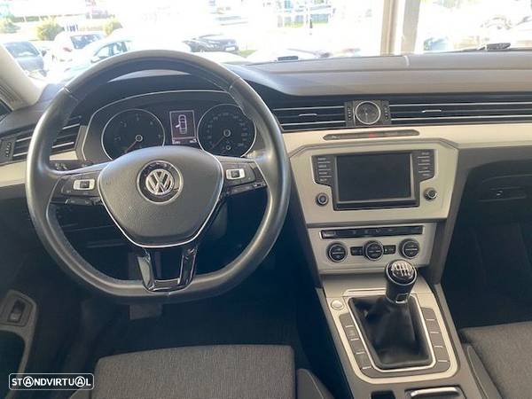 VW Passat 1.6 TDI Confortline - 18
