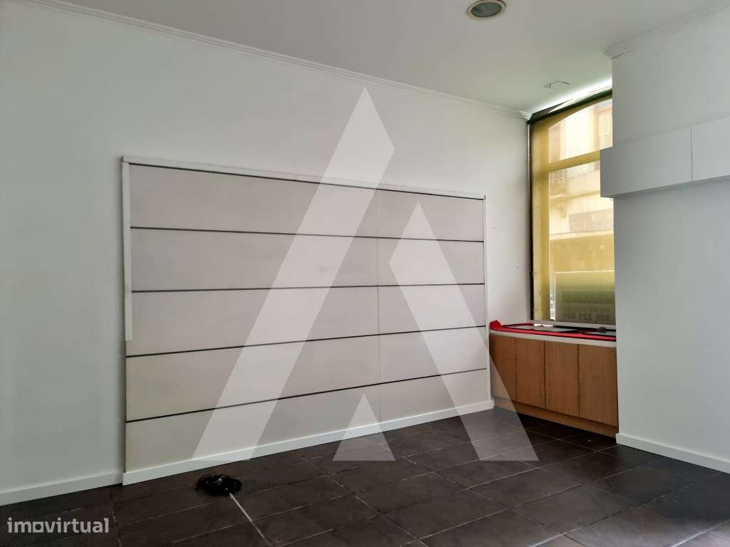 Loja centro de Ovar com Casa de Banho - Jardim dos Campos - Grande imagem: 5/11