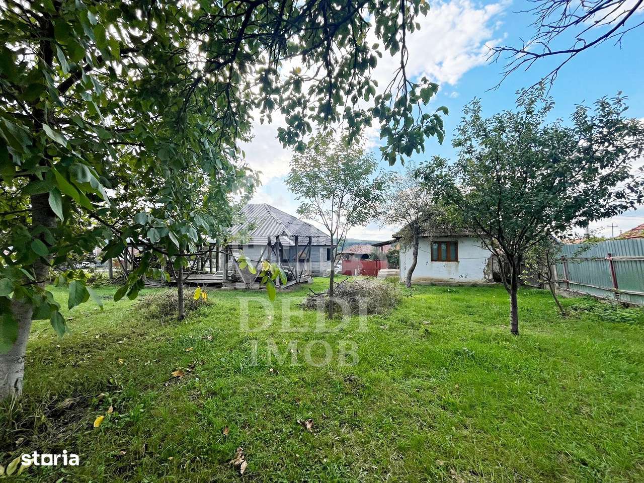 Casa de vanzare si teren de 3000mp in satul Calea Mare, Bihor-0