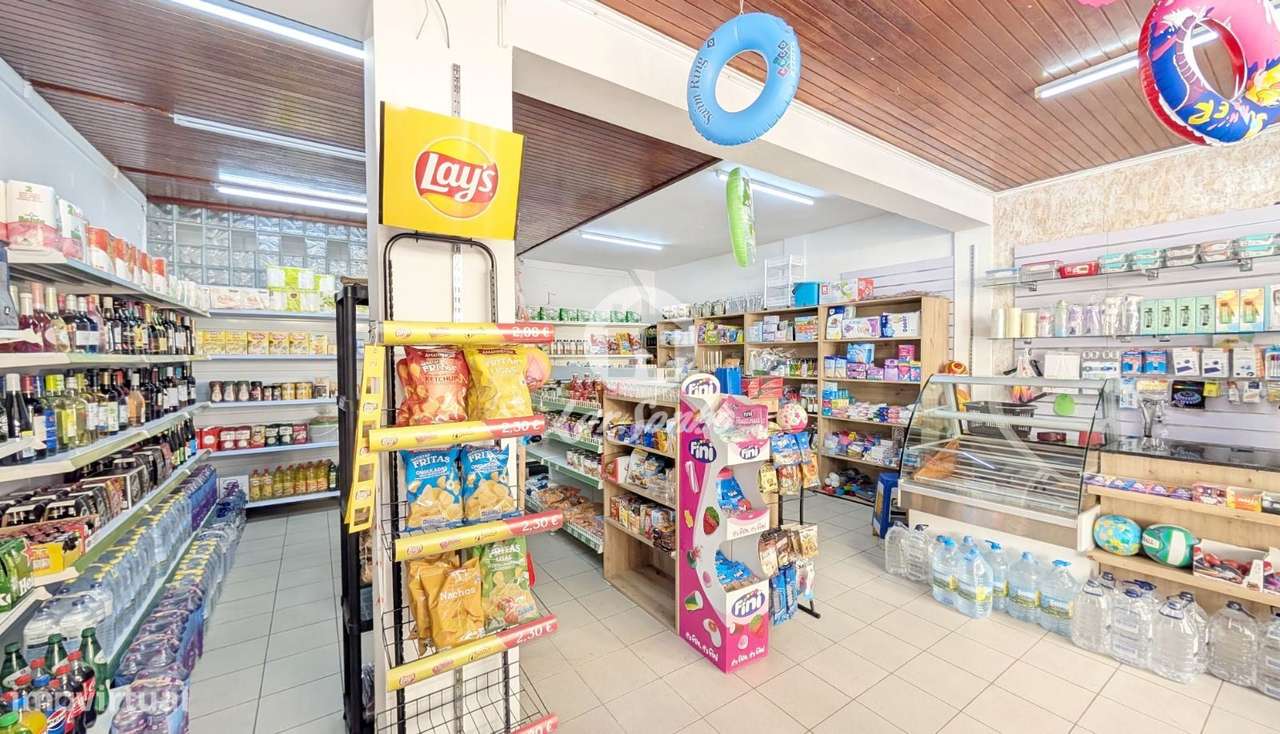 Trespasse - Loja a 50m da praia com 70m2 na Póvoa de Varzim - Grande imagem: 2/9