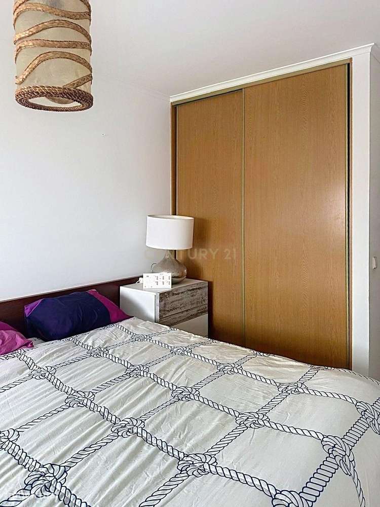 Apartamento T2 com Vista Panorâmica em Beato, com vigilância no condôm-10