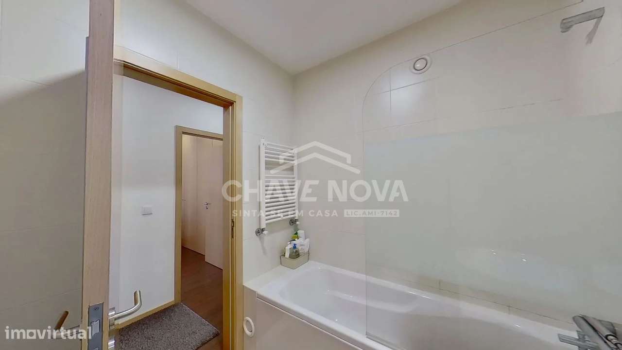 T2 | Suite | Lugar de Garagem | Arrumos | Varandim-17