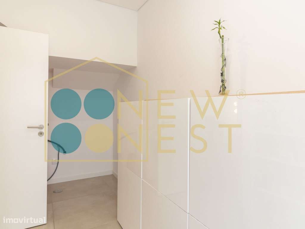 Moradia T3+1 em Banda como Nova com pátio e Vista Castelo de Palmel...-49