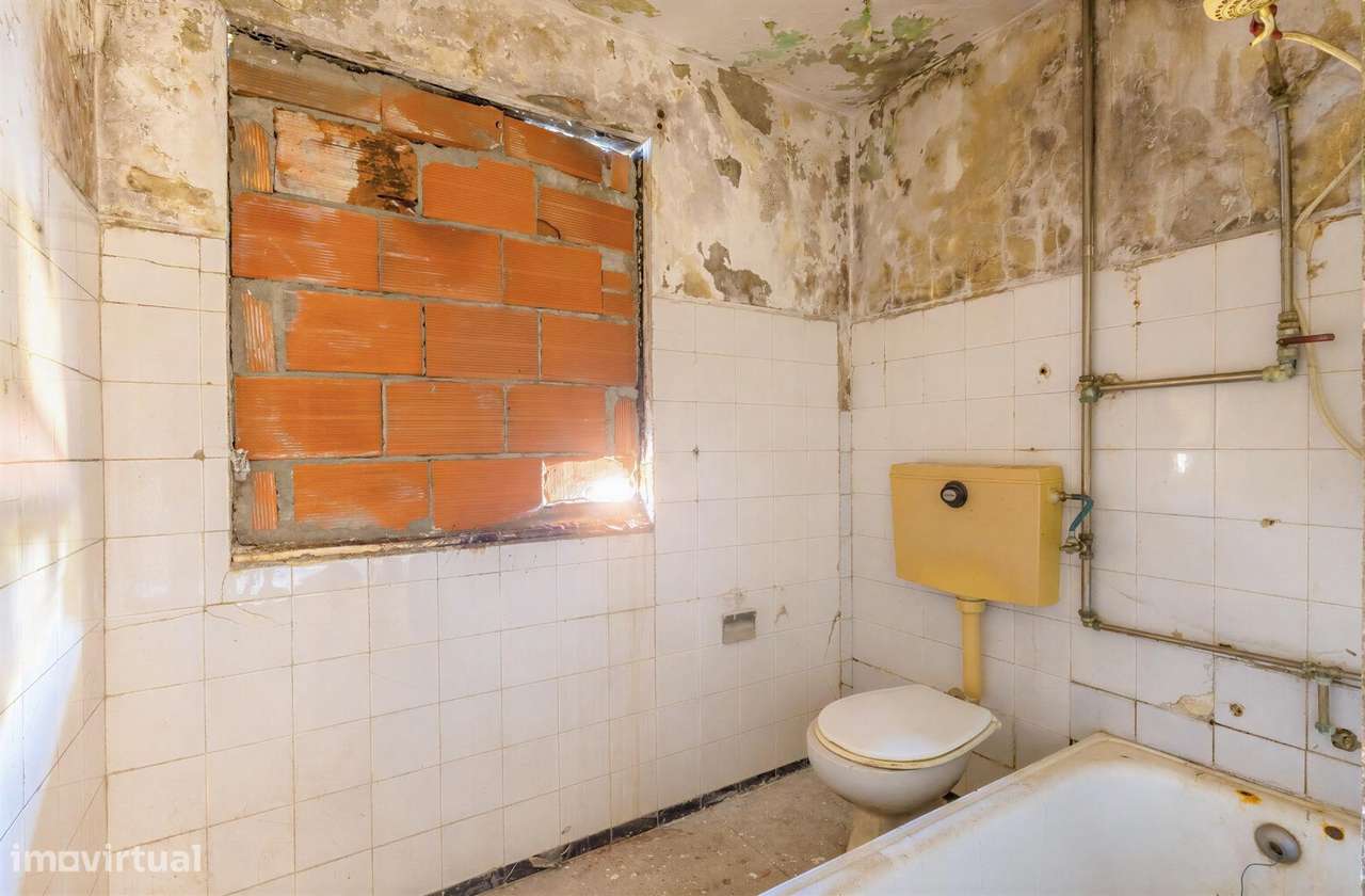Casa Bifamiliar na Senhora da Hora | 185 m2 | Terreno com Cerca de...-18