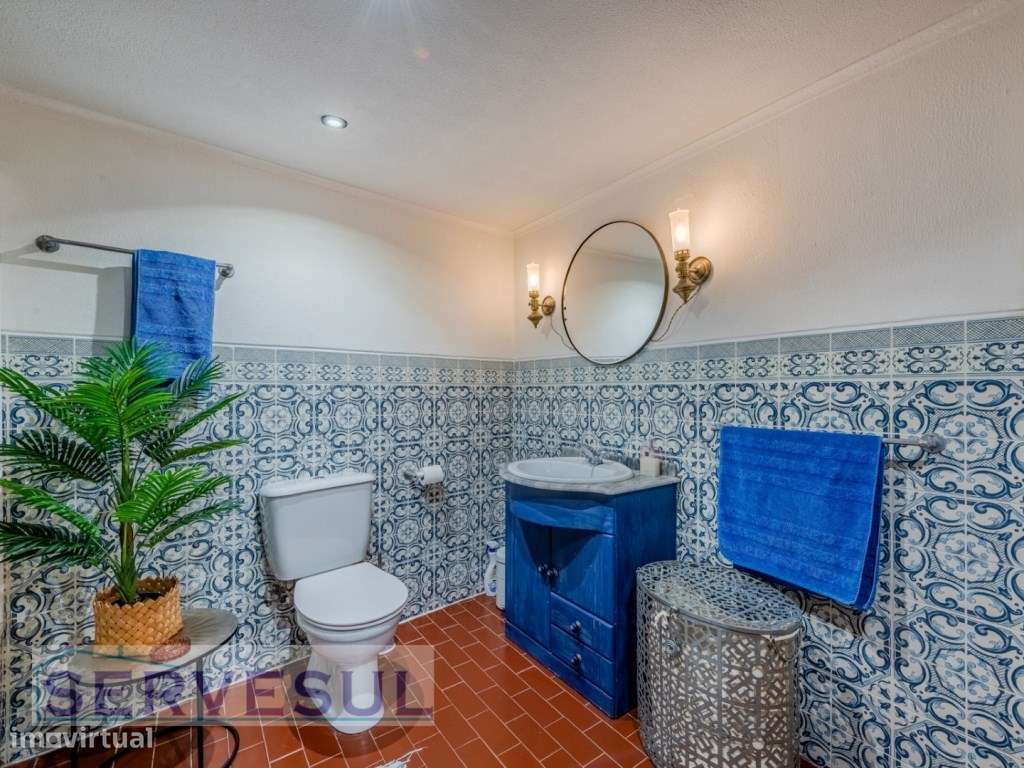 Charmosa moradia de 2 quartos de 121 m², inserida num terreno com 2...-20