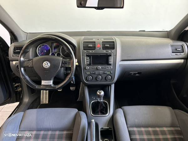 VW Golf 2.0 GTi - 8