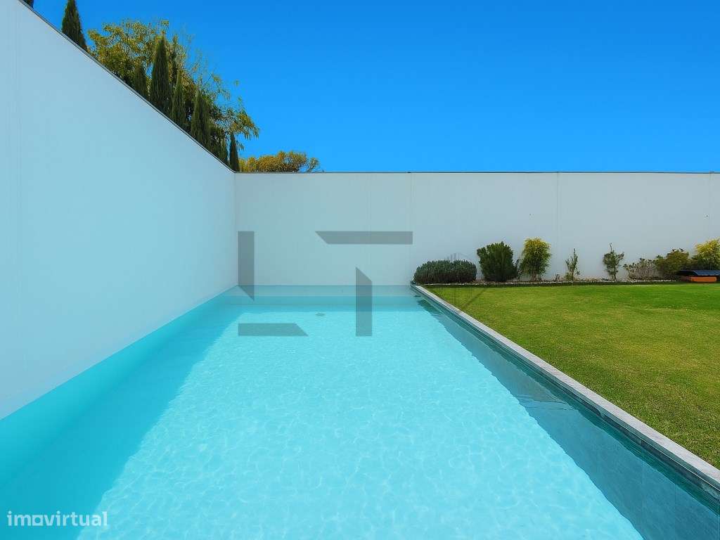 Moradia T4 com Jardim e Piscina Privada para Venda no Paço do Lumia...-6